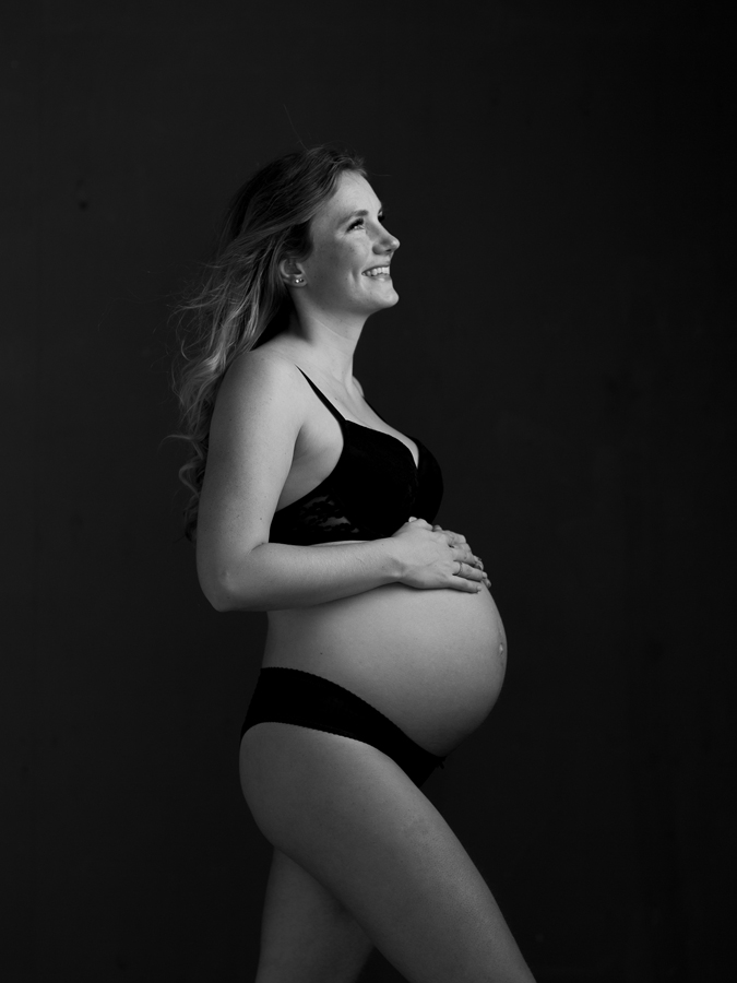 stijlvol zwangerschap fotoshoot lingerie
