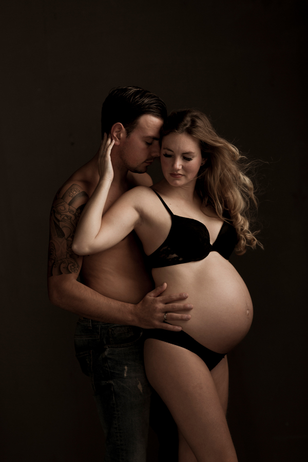 stijlvol zwangerschap fotoshoot met partner