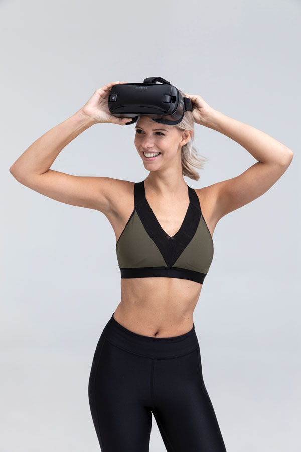 zakelijke fotografie VR bril zakelijke fotoshoot vrouw met VR bril